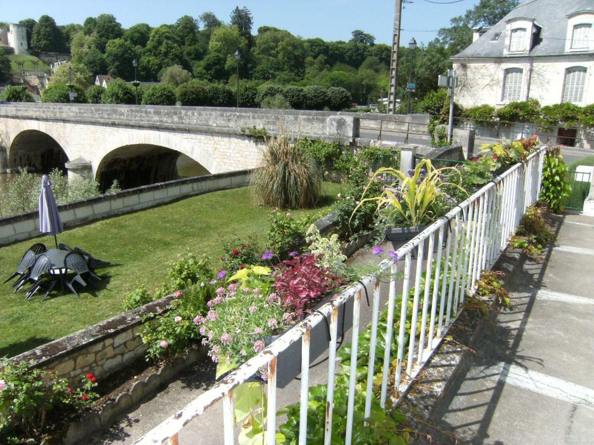 La Chaussee Des Ponts Noyers-sur-Cher Exterior foto